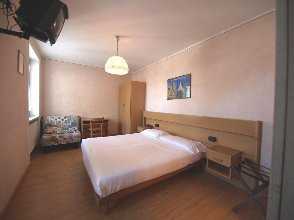 Albergo Nazionale Vernante Eksteriør billede